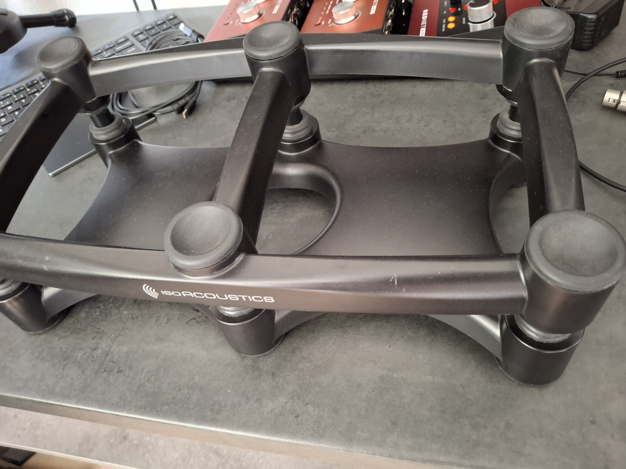 IsoAcoustics ISO-L8R430 (52958)