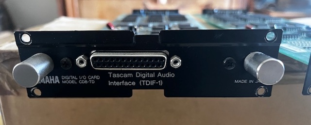 Deux cartes YAMAHA, CD8-TD et TD2 pour liaison TASCAM