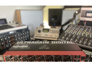 Behringer Ultragain Digital ADA8200 (20372)