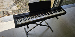 Piano numérique Yamaha P-125B avec pied – État impeccable