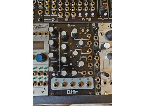 Qu-Bits Electronics Bloom v1 1