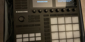Vends Maschine MK3 impeccable avec Maschine 3 Software + central (8go de sons)