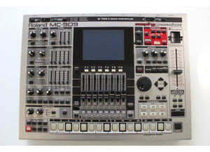 Roland MC-909 Sampling Groovebox (38334)