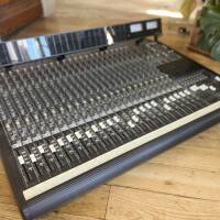 Vends Mackie 8 bus 24/8/2 avec baragraphe