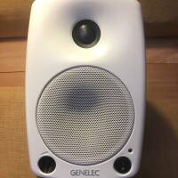Enceinte de monitoring Genelec 8030A blanche