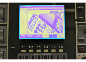 Roland MC-909 Sampling Groovebox (48168)