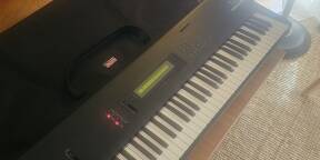 Korg M1 - Synthétiseur Légendaire - Accessoires - Excellent Etat - Revisé