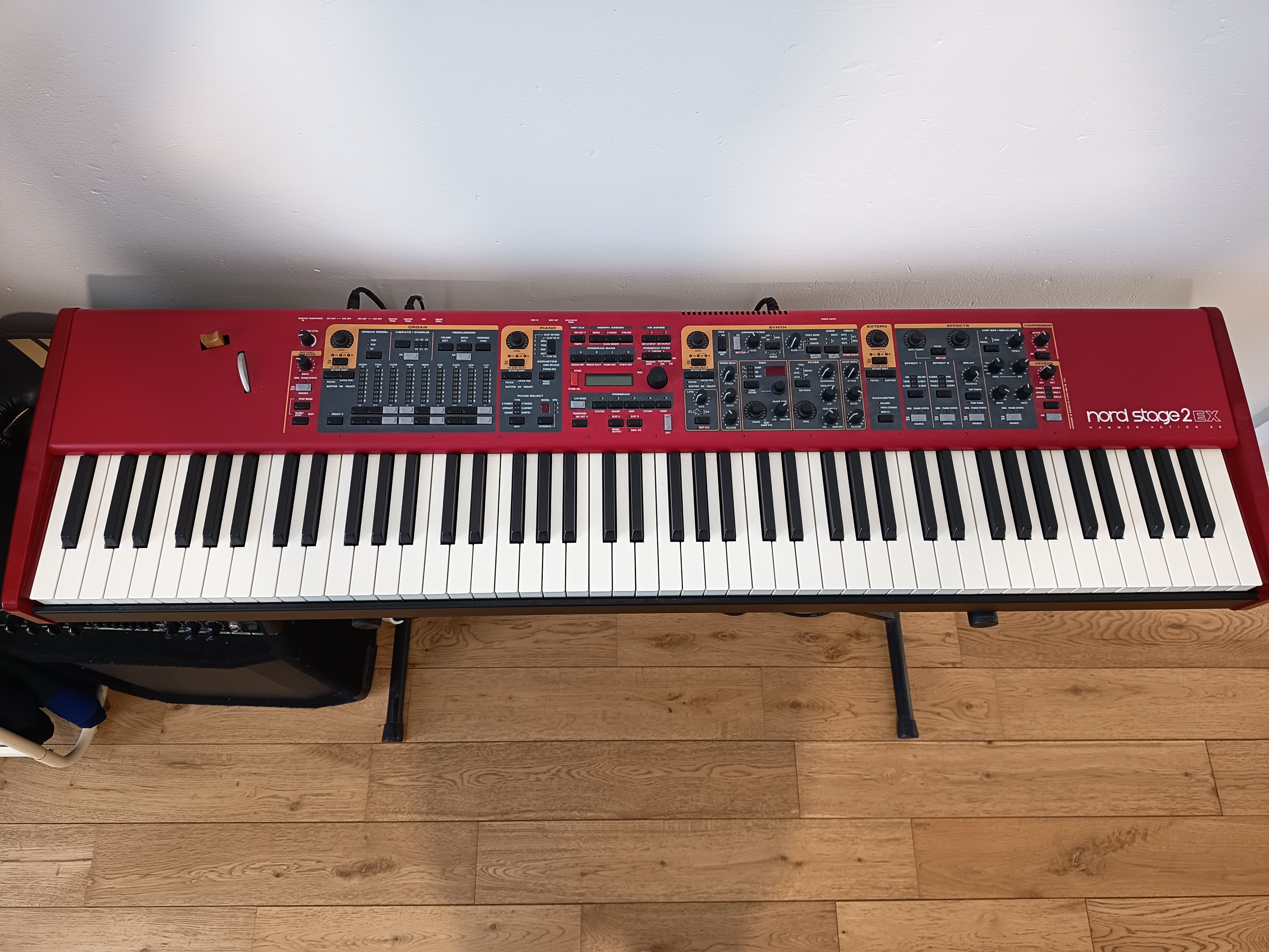 Vends Nord Stage 2 ex 88 état neuf + housse