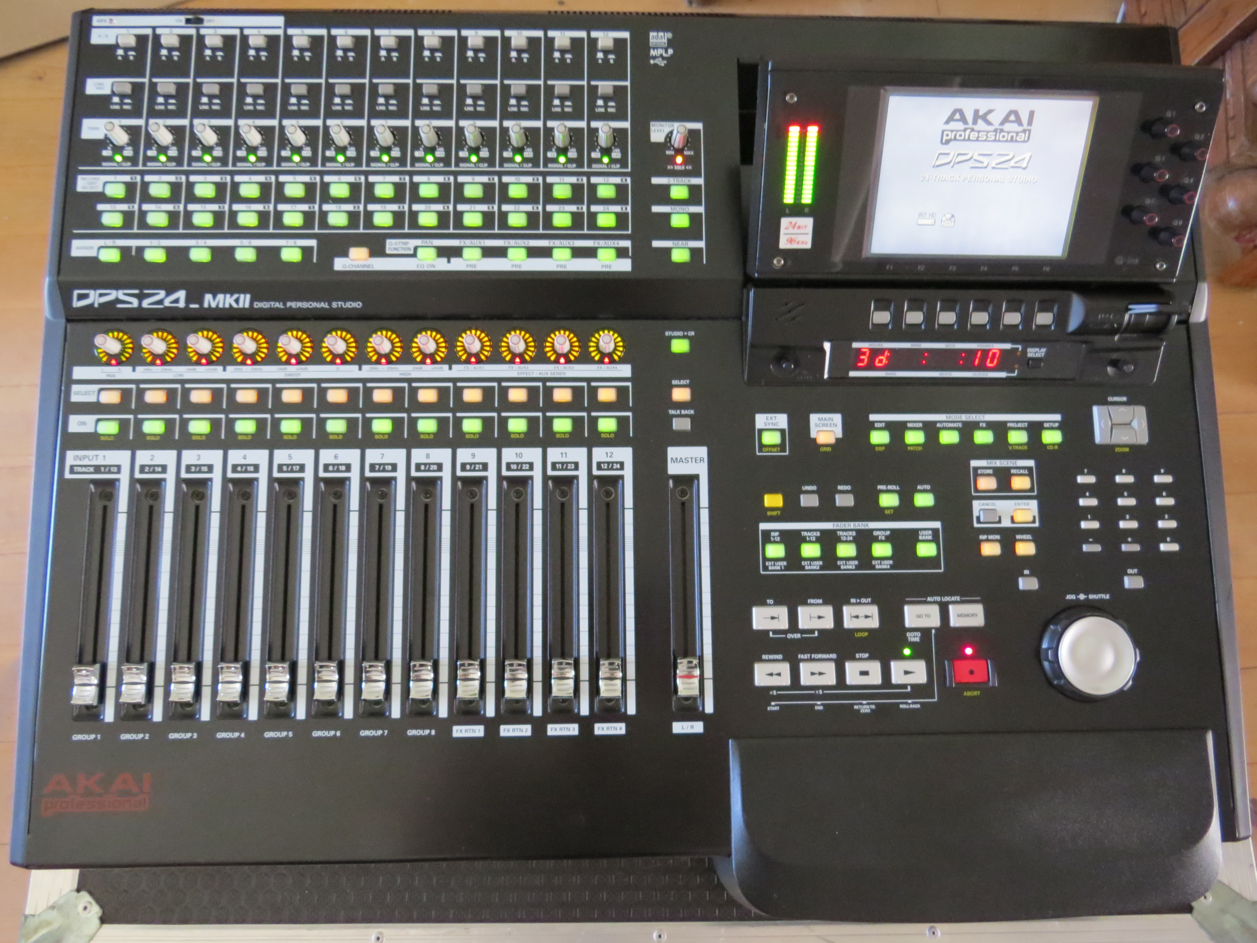 AKAI DPS24 MKII, avec cartes optionnelles SCSI et ADAT, plus nombreux accessoires