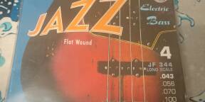 Vends cordes à filet plat Thomastik-Infeld JF344 (43-100)