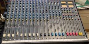 Vends table de mixage soundcraft 200B 16-4-2