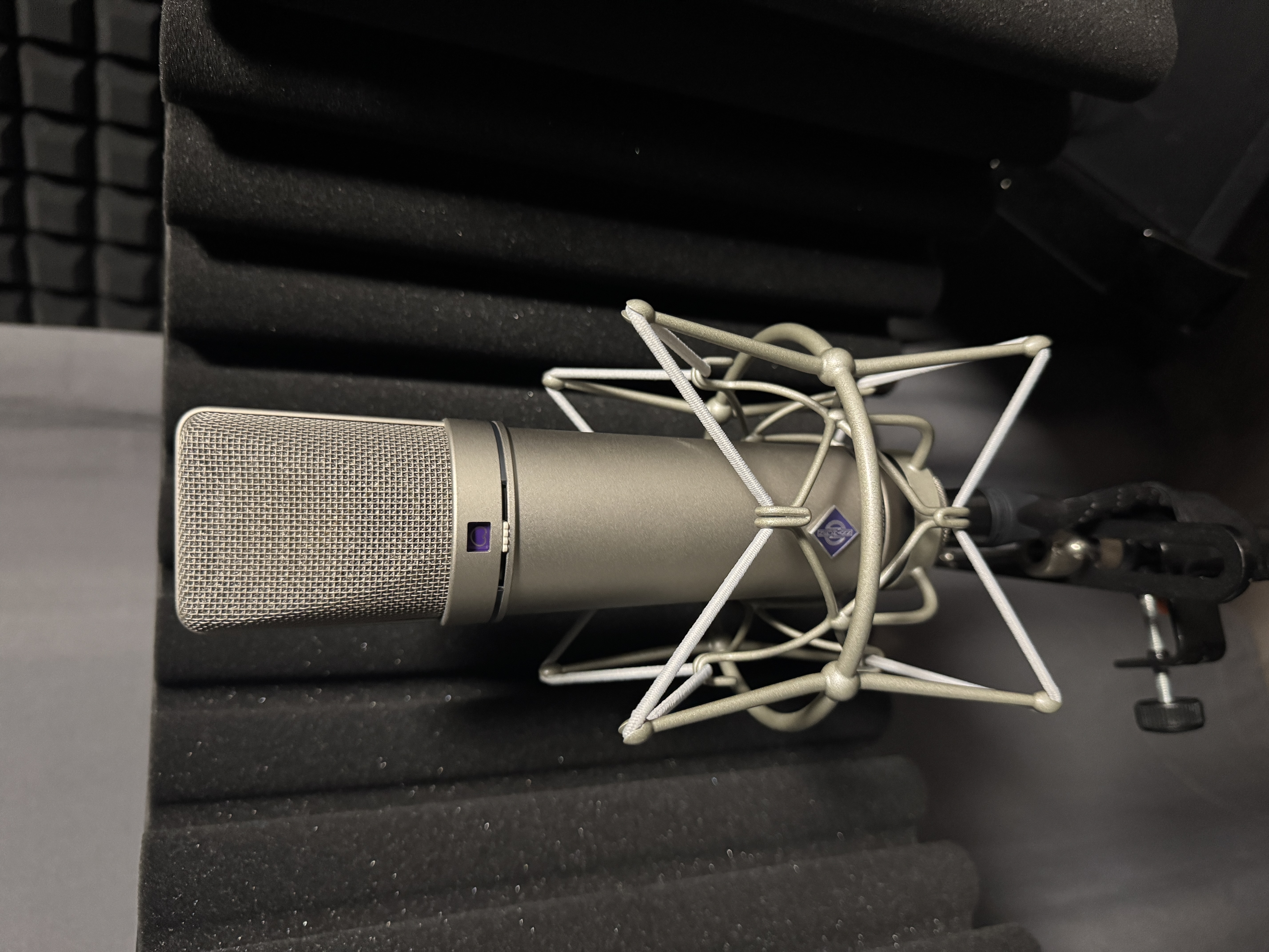 Neumann U87 AI + EA87 (Studio Set) en parfait état