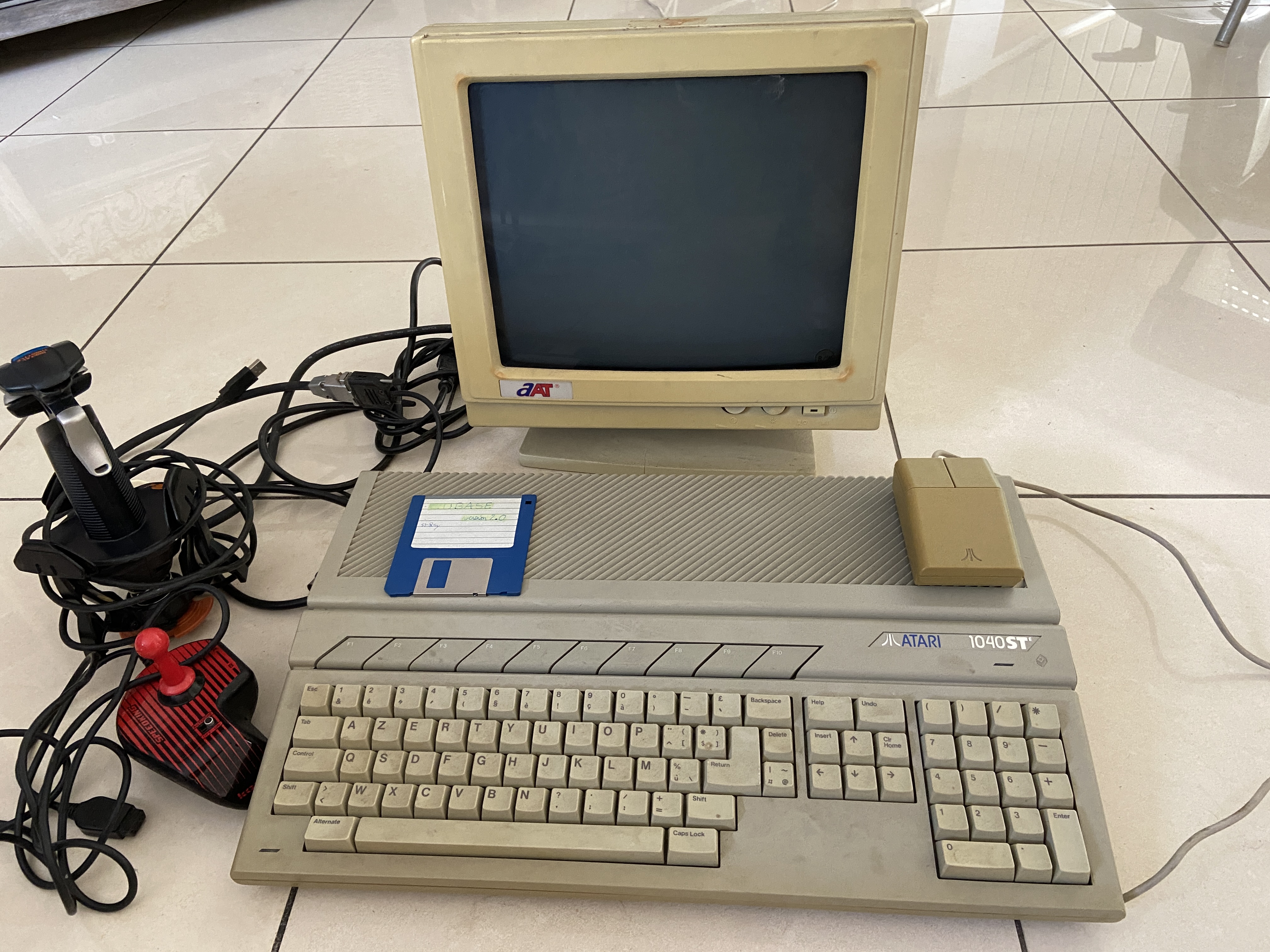 Atari 1040 st + cubase 2.0 + manettes de jeu