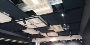 Panneaux acoustiques Quadratik déclassés sur chantier.
