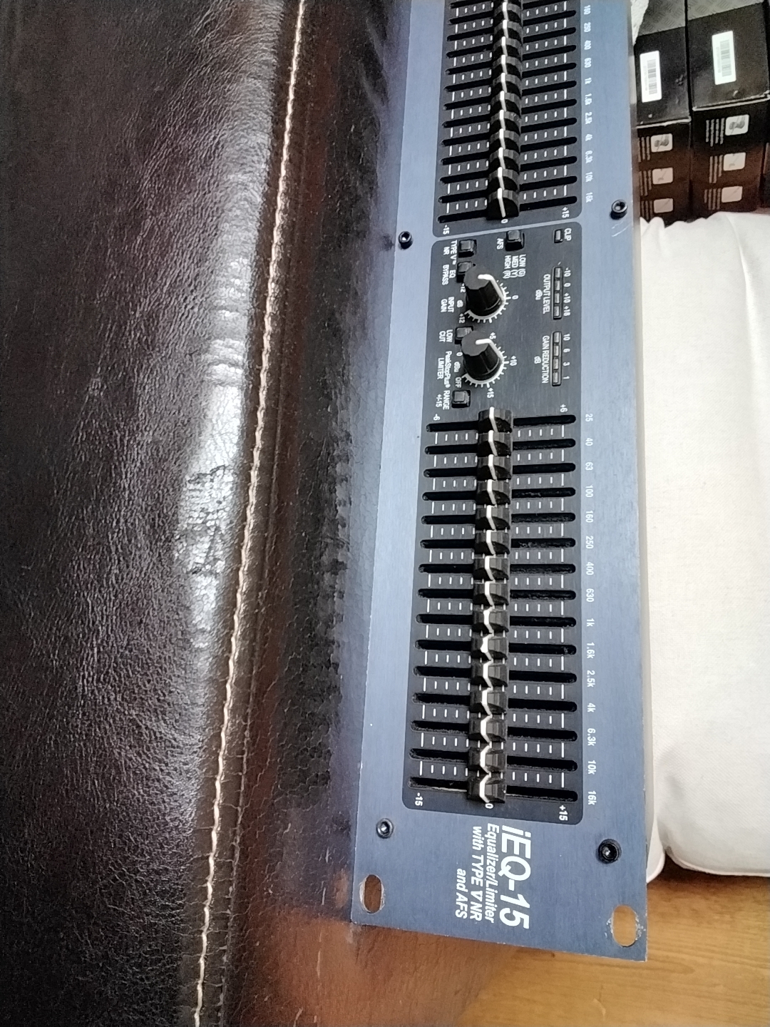 dbx iEQ-15 (41709)