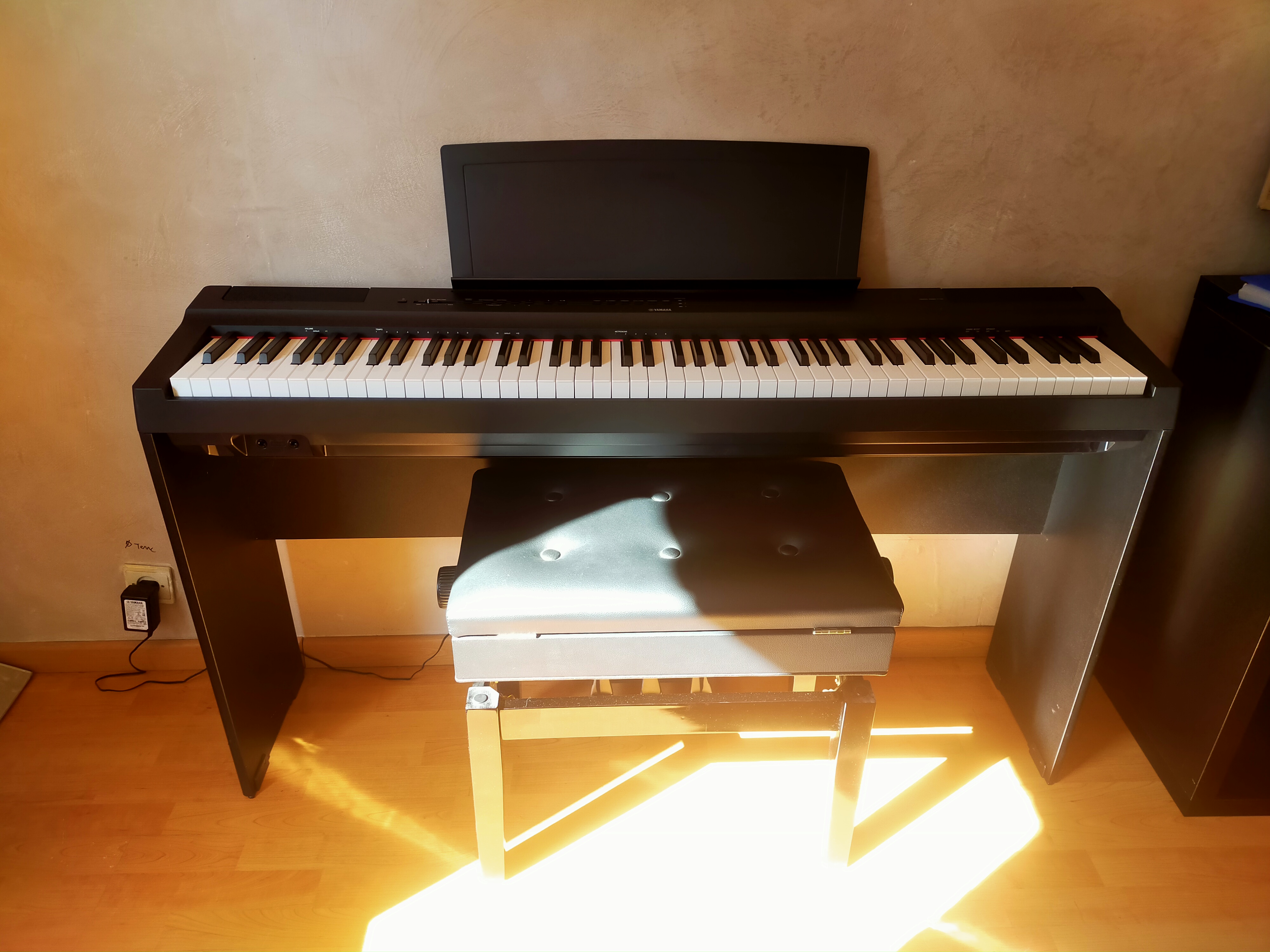 Piano Yamaha P-125 avec support 