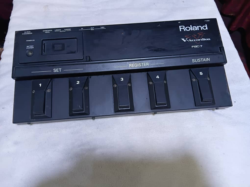 Roland FBC-7 V-Accordion pedalboard