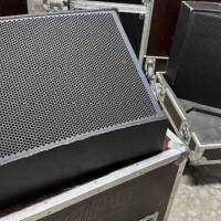 APG DX15 PAIRE D'ENCEINTES AVEC FLIGHT-CASE + PROCESSEUR