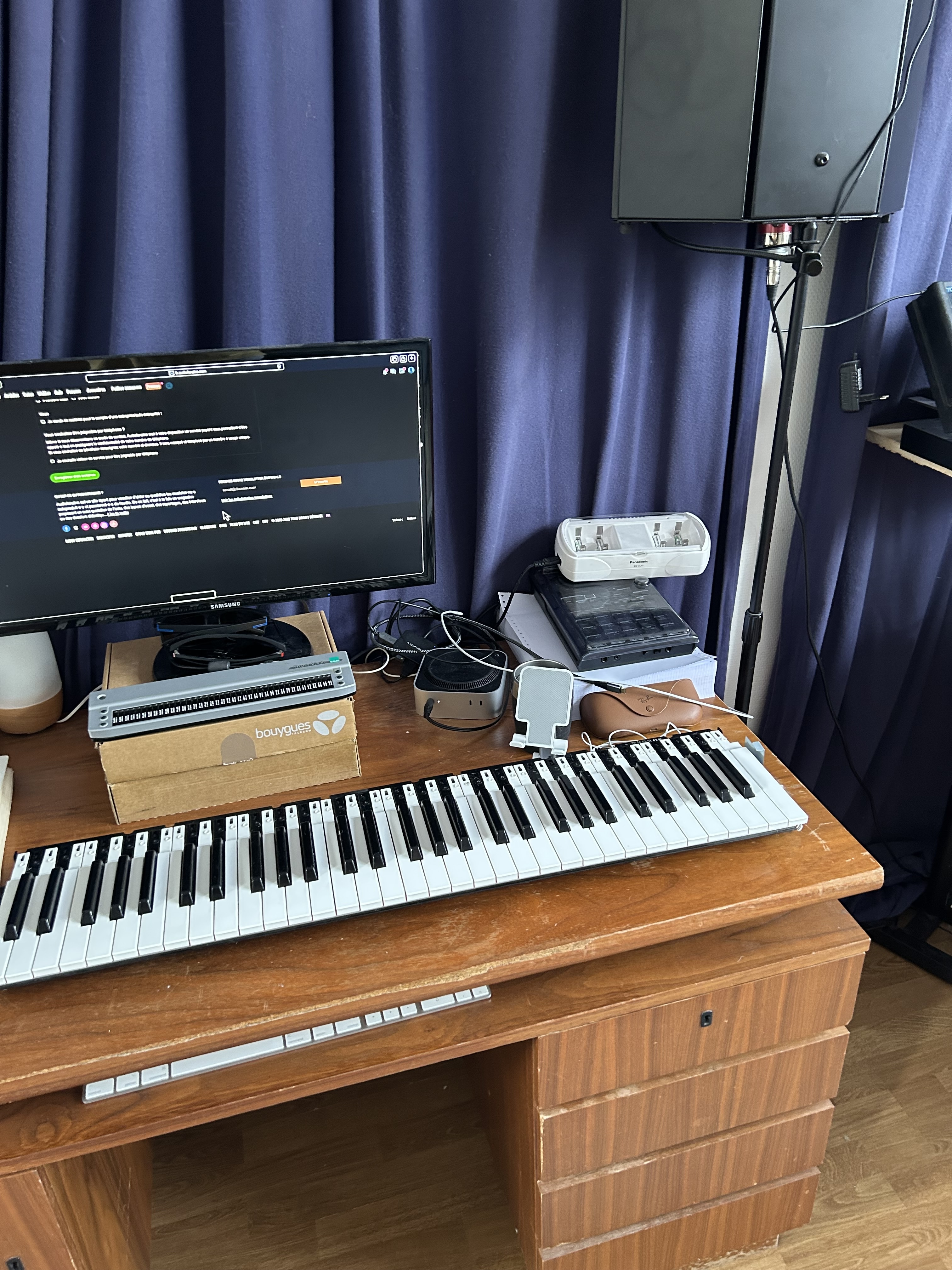 Vends clavier pour motif XS6 ainsi que le bloc pitch et ruban pour 20€ de plus