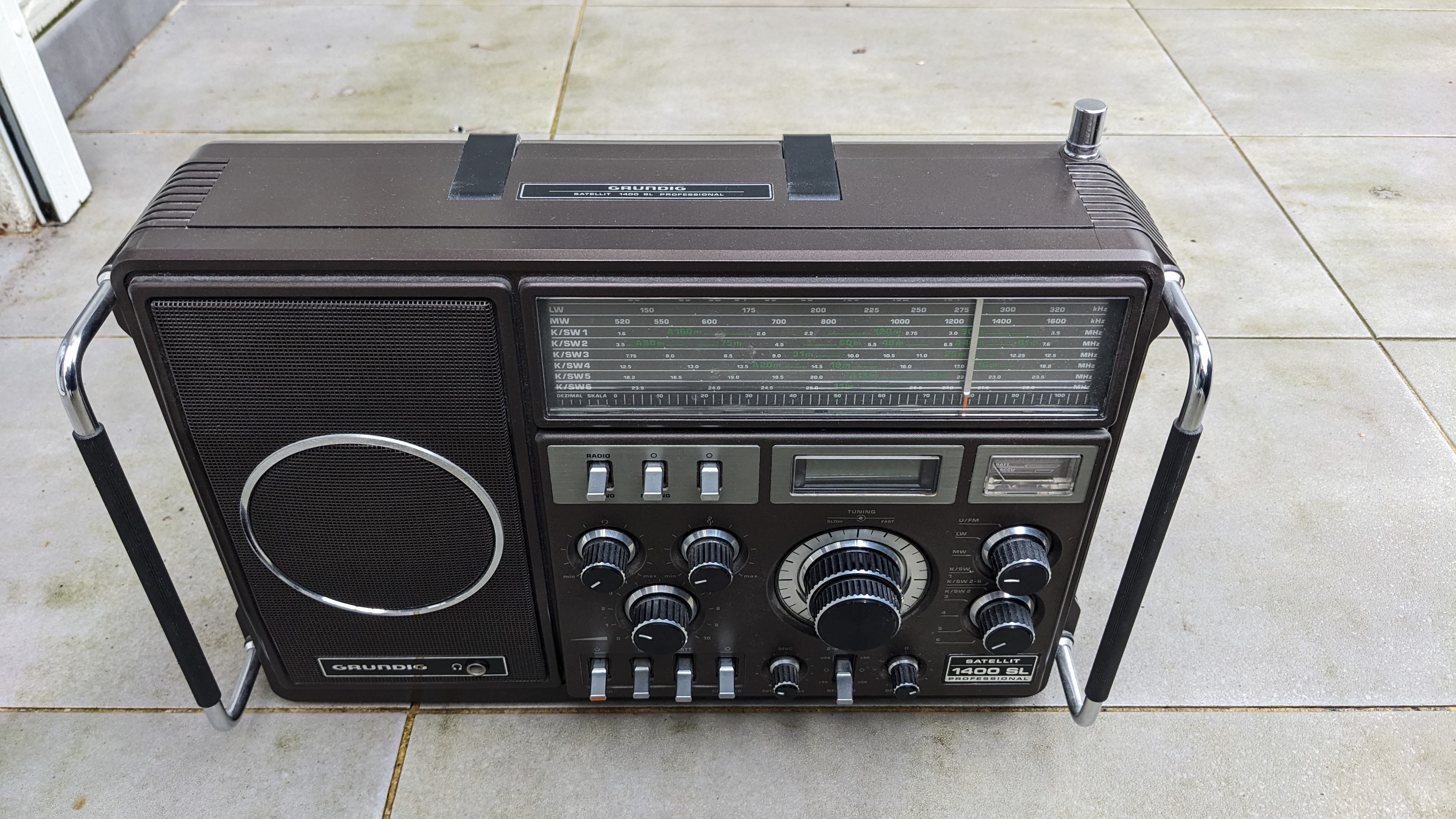 Vends Radio GRUNDIG Satellit 1400