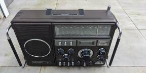 Vends Radio GRUNDIG Satellit 1400