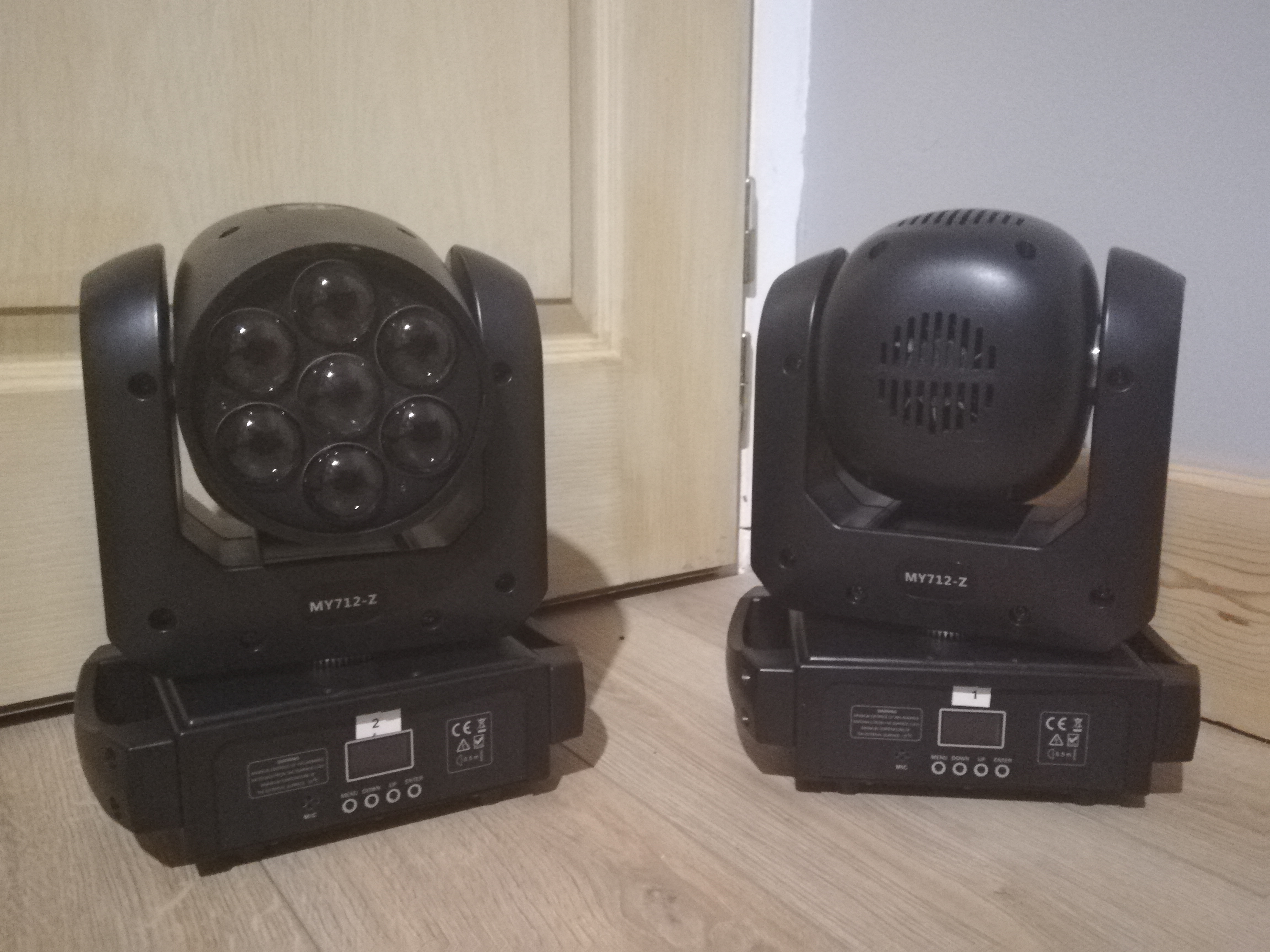 Vends 2x Lyre Wash AFX my712-z (7x12W + Zoom)