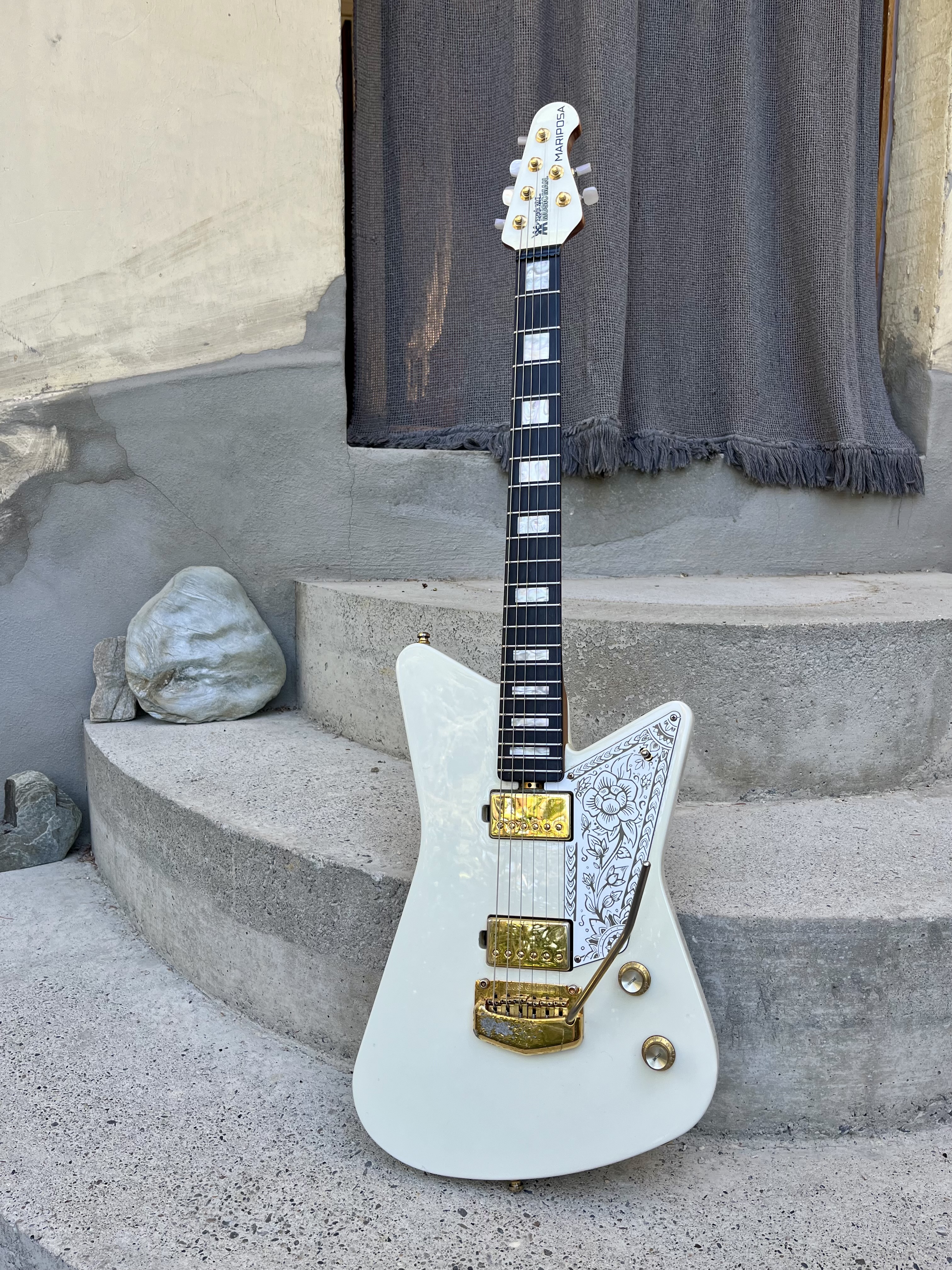 Vends Music Man Mariposa Imperial White 2019