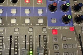 Zoom LiveTrak L-12