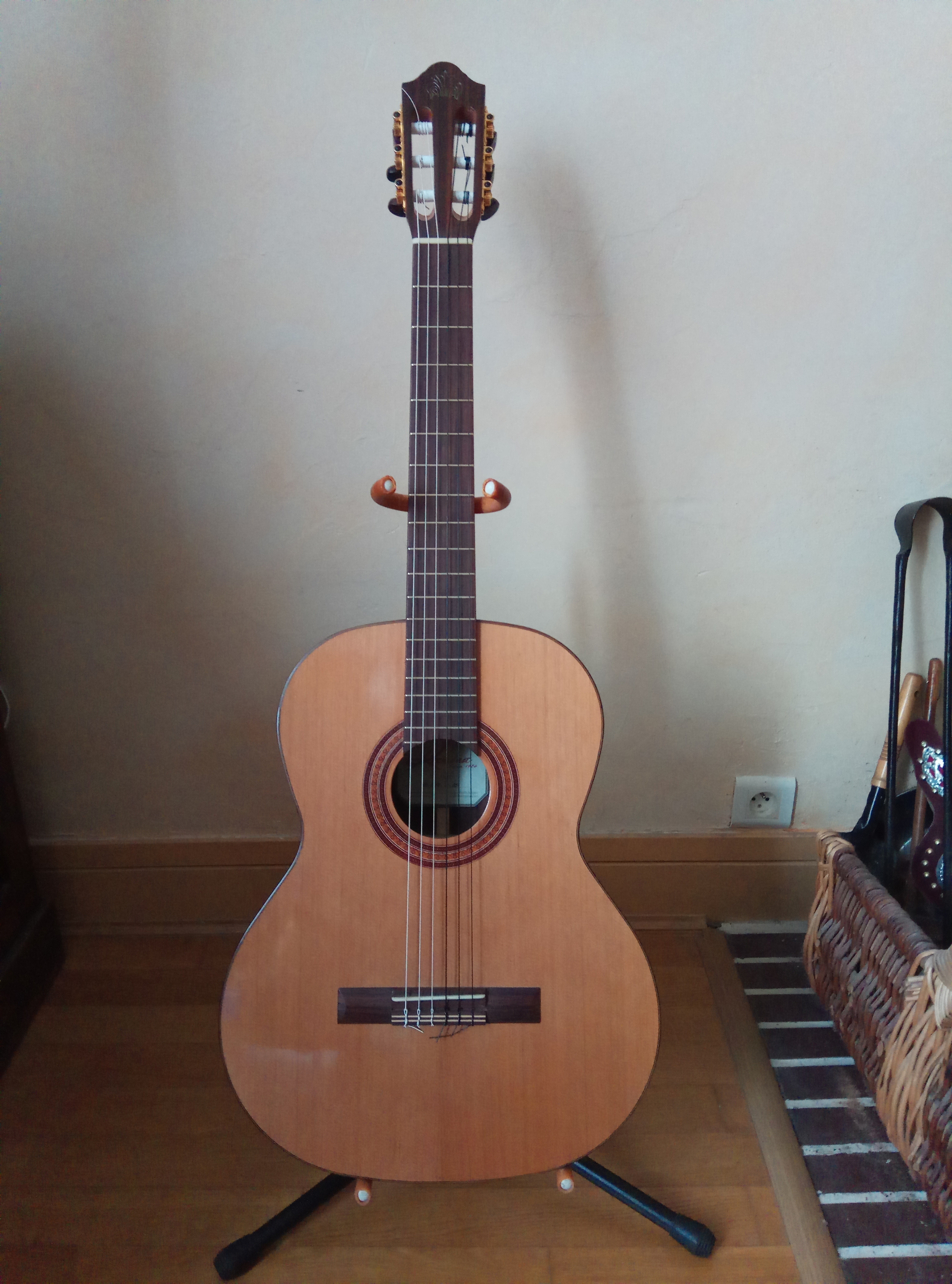 A vendre guitare classique KREMONA FIESTA FC