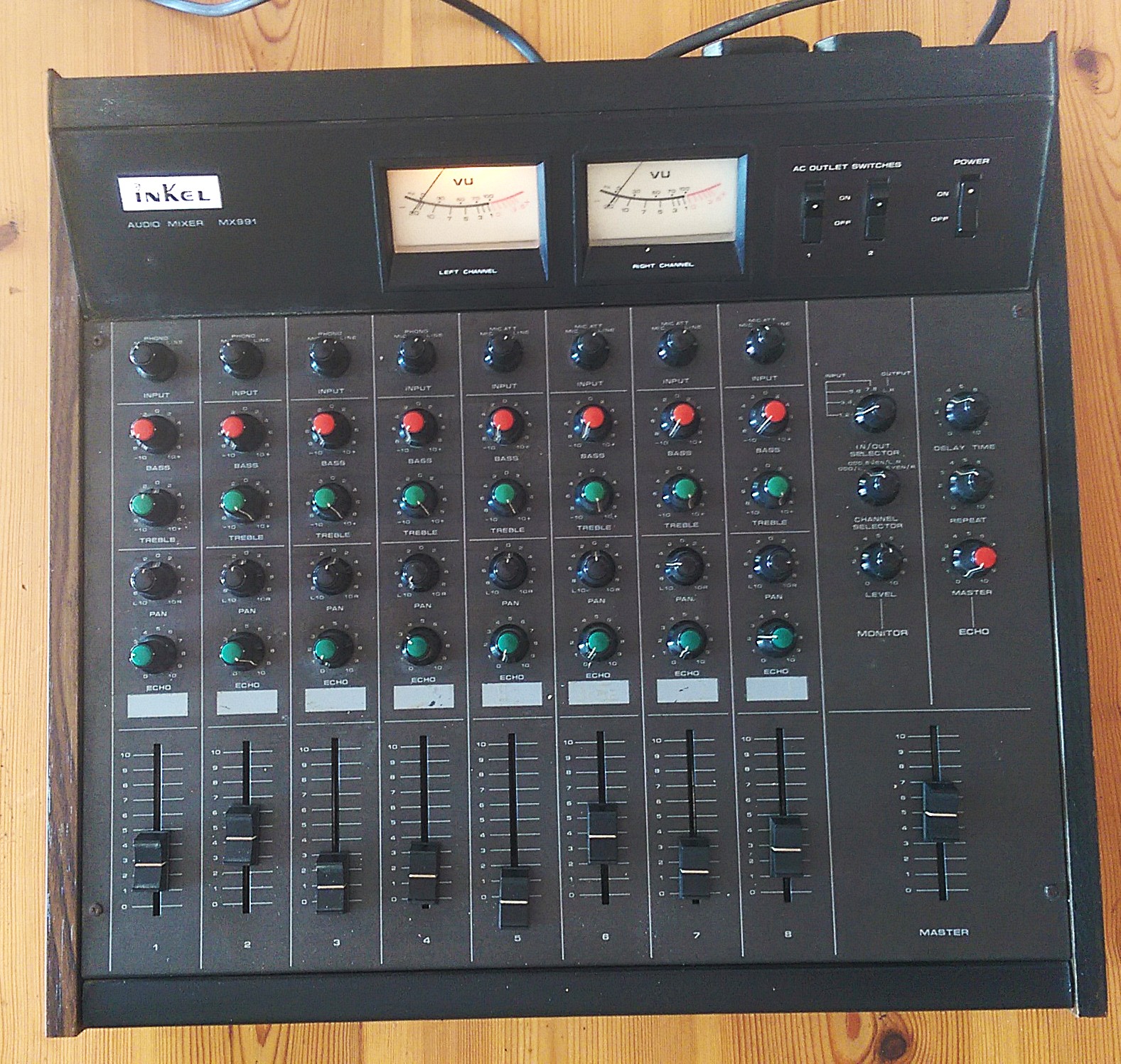 Vends table de mixage 8 voies INKEL MX 991 en excellent état 