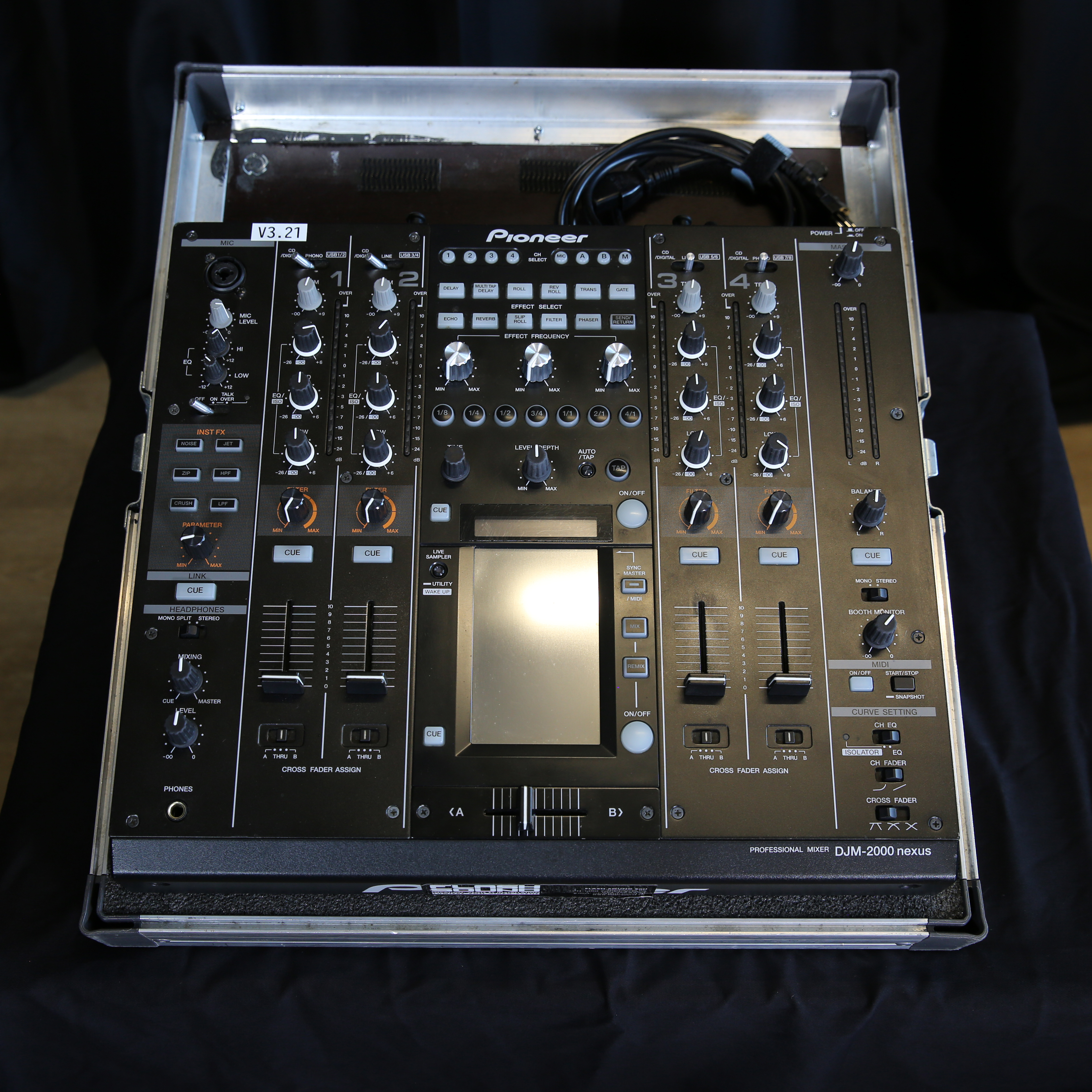 Pioneer DJM-2000NXS 4-channel Linkable DJ Mixer 2010s - Black