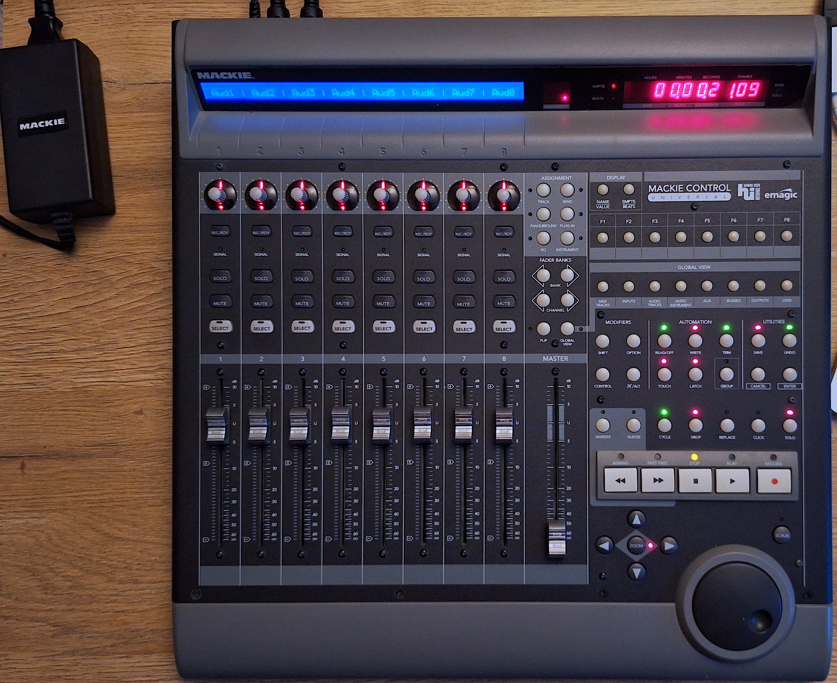 Vends MACKIE CONTROL UNIVERSAL | Surface de contrôle