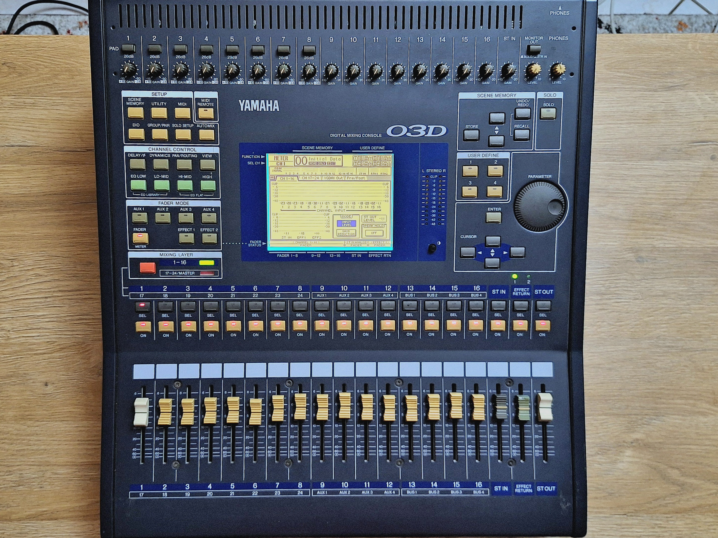 Vends console YAMAHA 03D