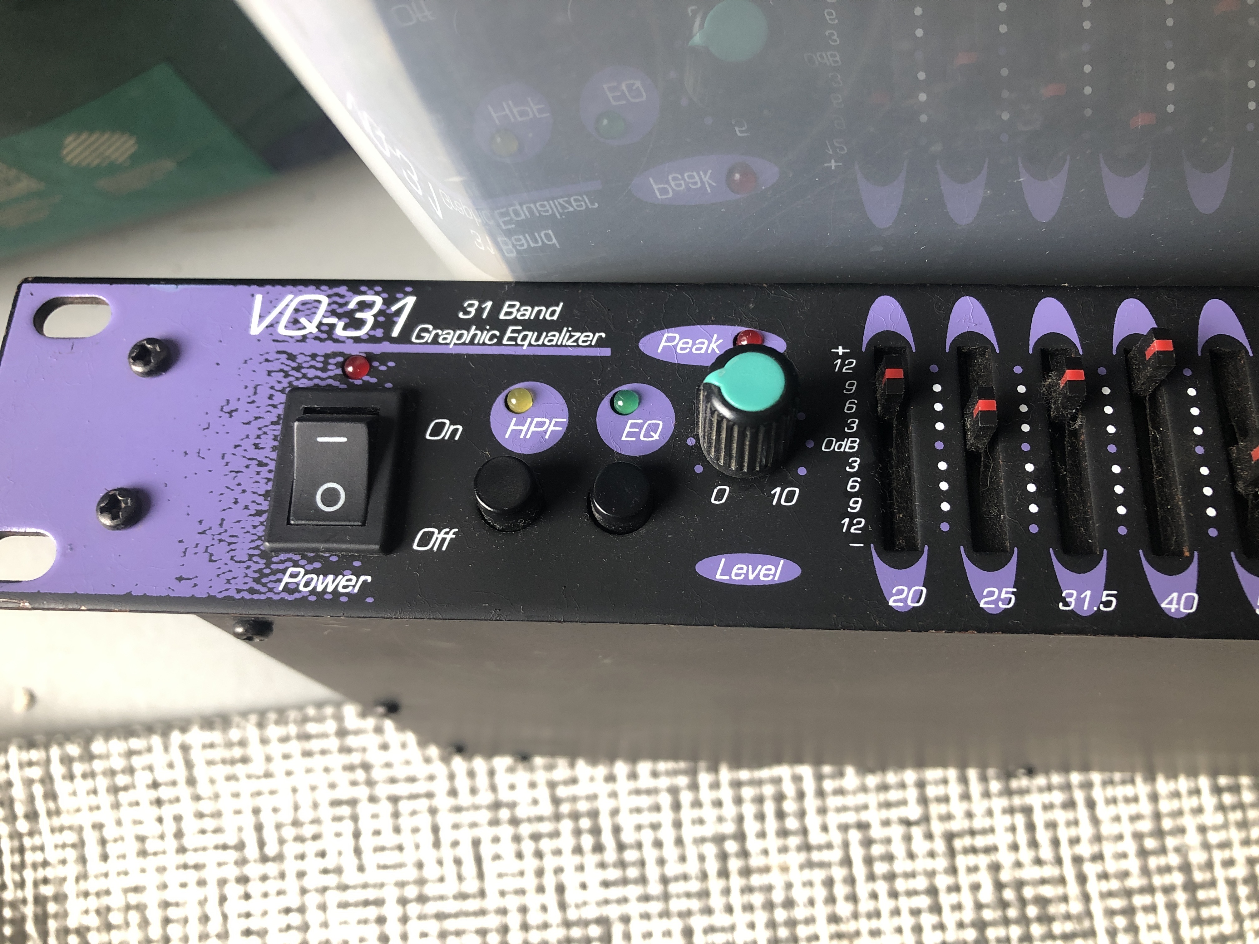 Vends equaliseur STK Pro en rack à 31 bandes mono. Solide