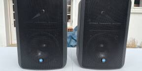 Vds 2 enceintes RCF Monitor 8