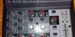 BEHRINGER XENYS 1002 première version.