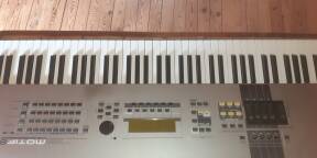 Yamaha Motif 8 (88 touches) – Clavier Synthétiseur Professionnel