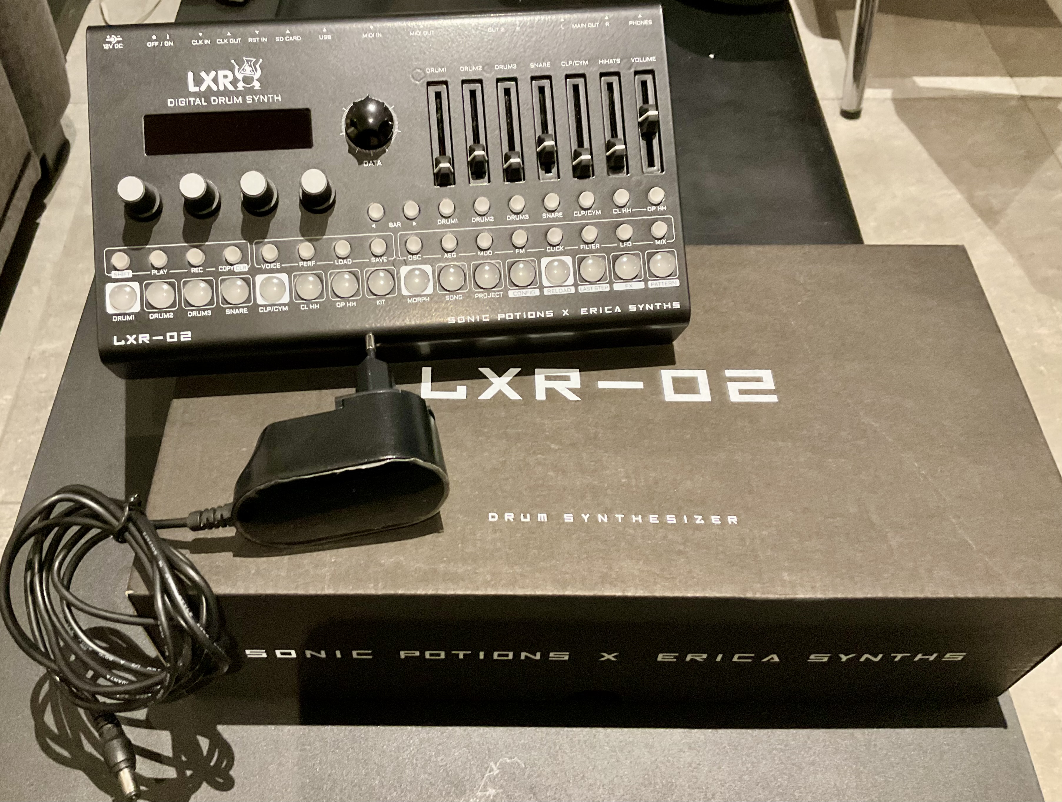 Boîte à rythmes Erica Synths LXR-02 neuve en boîte 