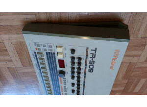 Roland TR-909 (75746)