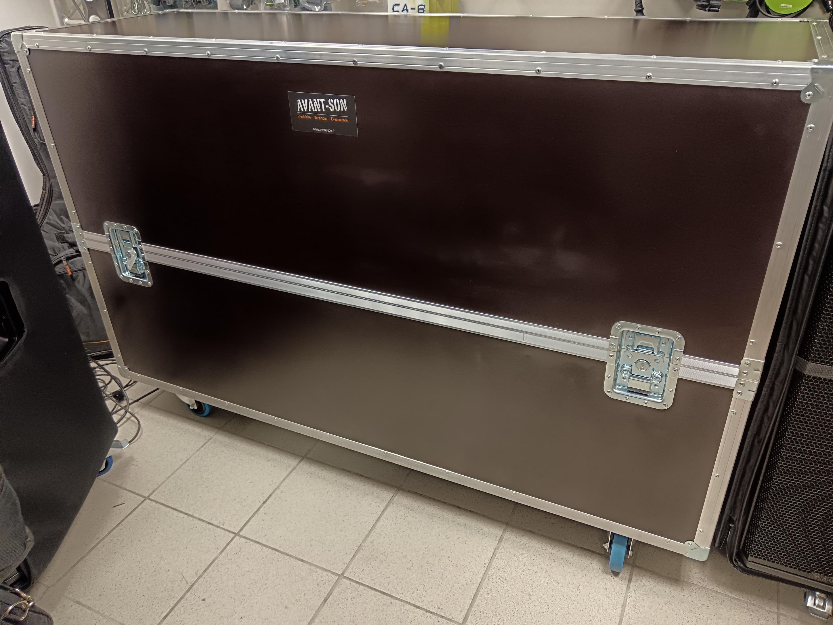 Flightcase pour 2 écrans 65 pouces