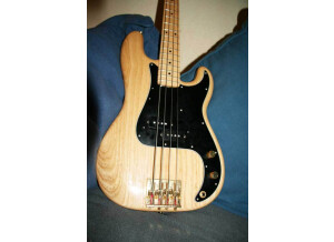 Fender Precision Bass RI70 Crafted in Japan