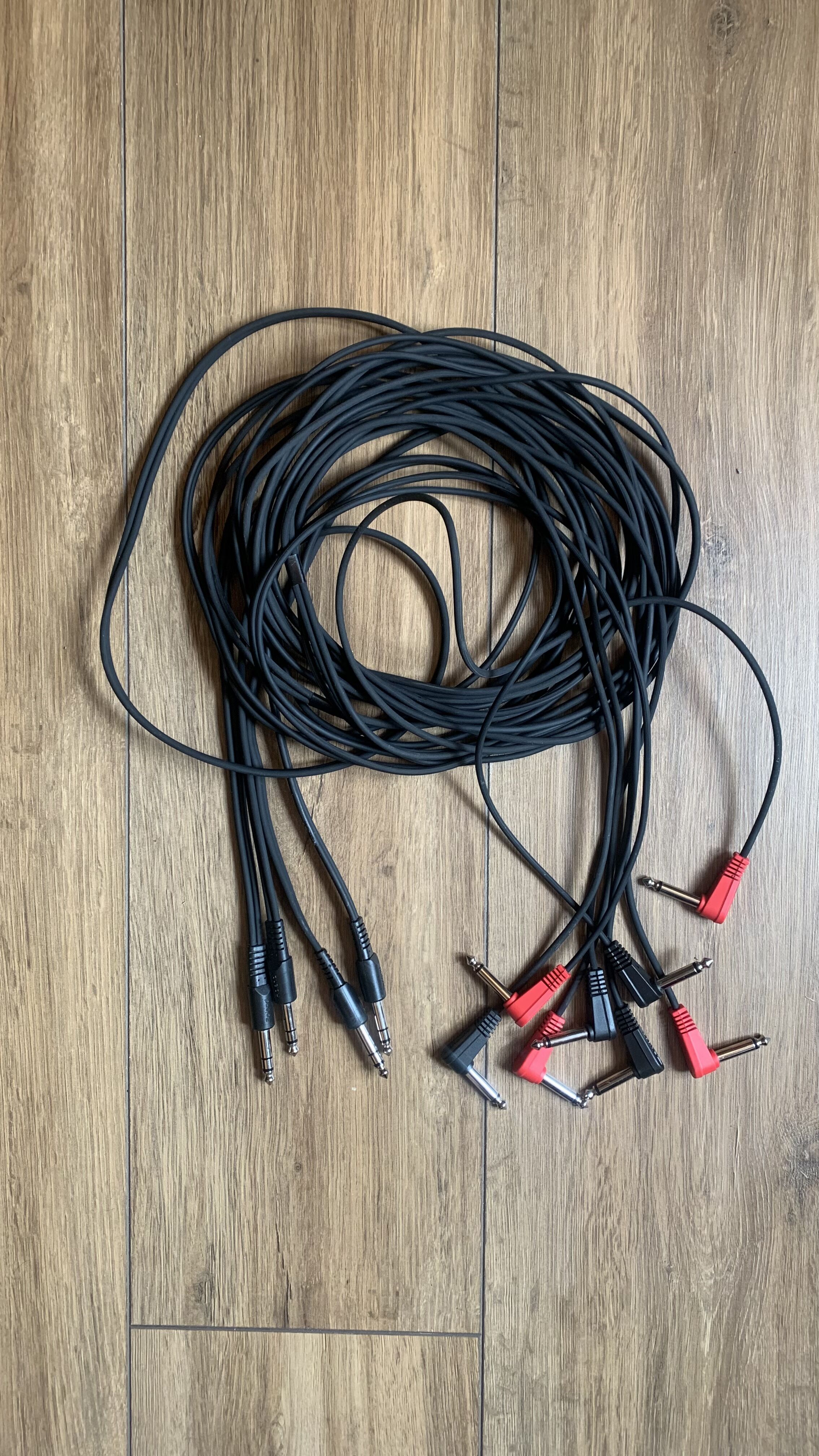 Vends lot de 4 câbles Roland PCS-31 L (cable stéréo Roland coudés ) 