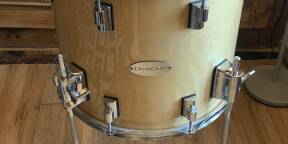 Vends DrumCraft Series 6 14 X12 Floor Tom Natural Birch Shell avec housse Stagg
