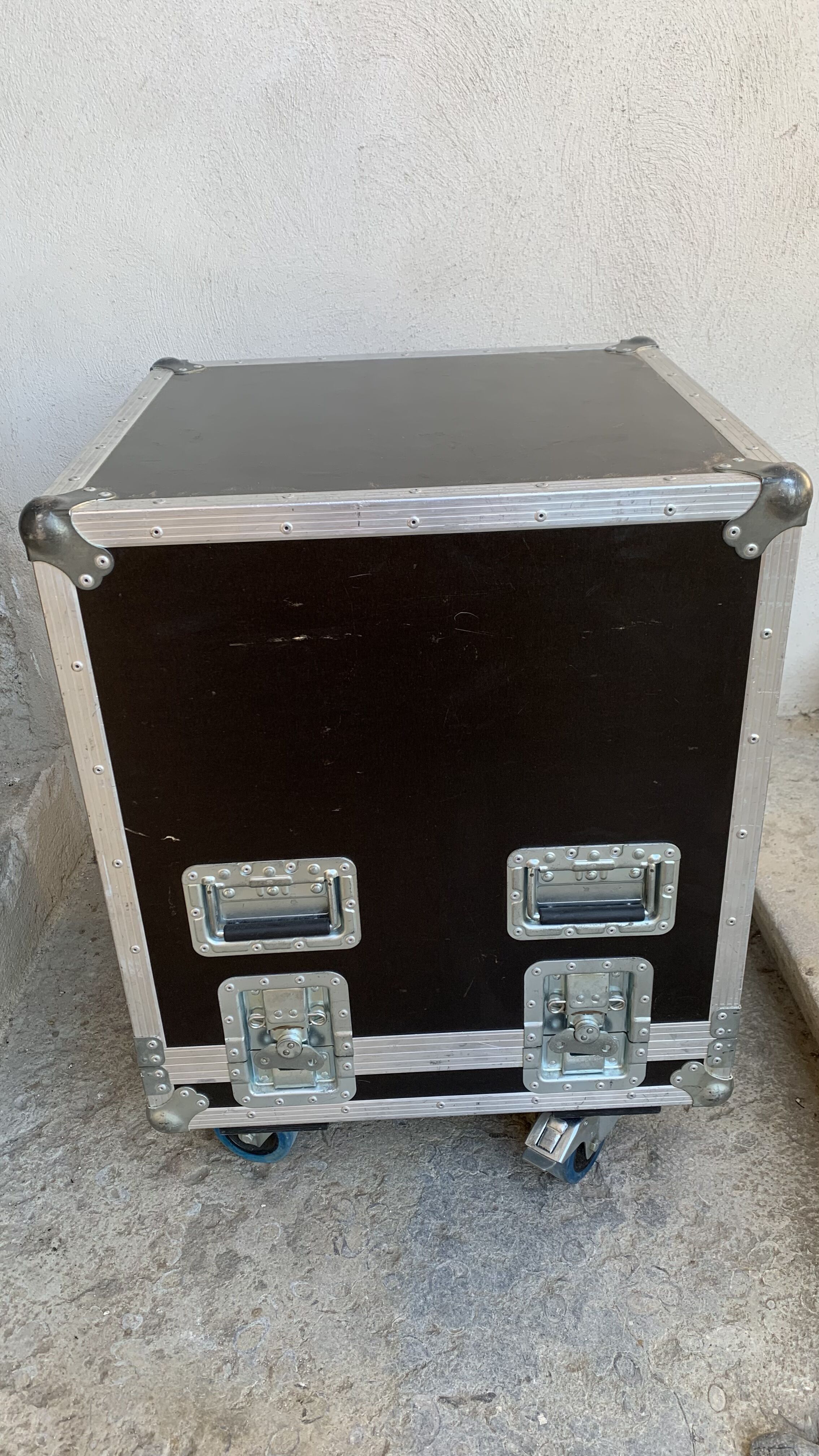 Vends flightcase roulant PELIBOX 12U 