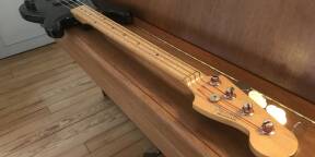 FENDER Precision Roger Waters