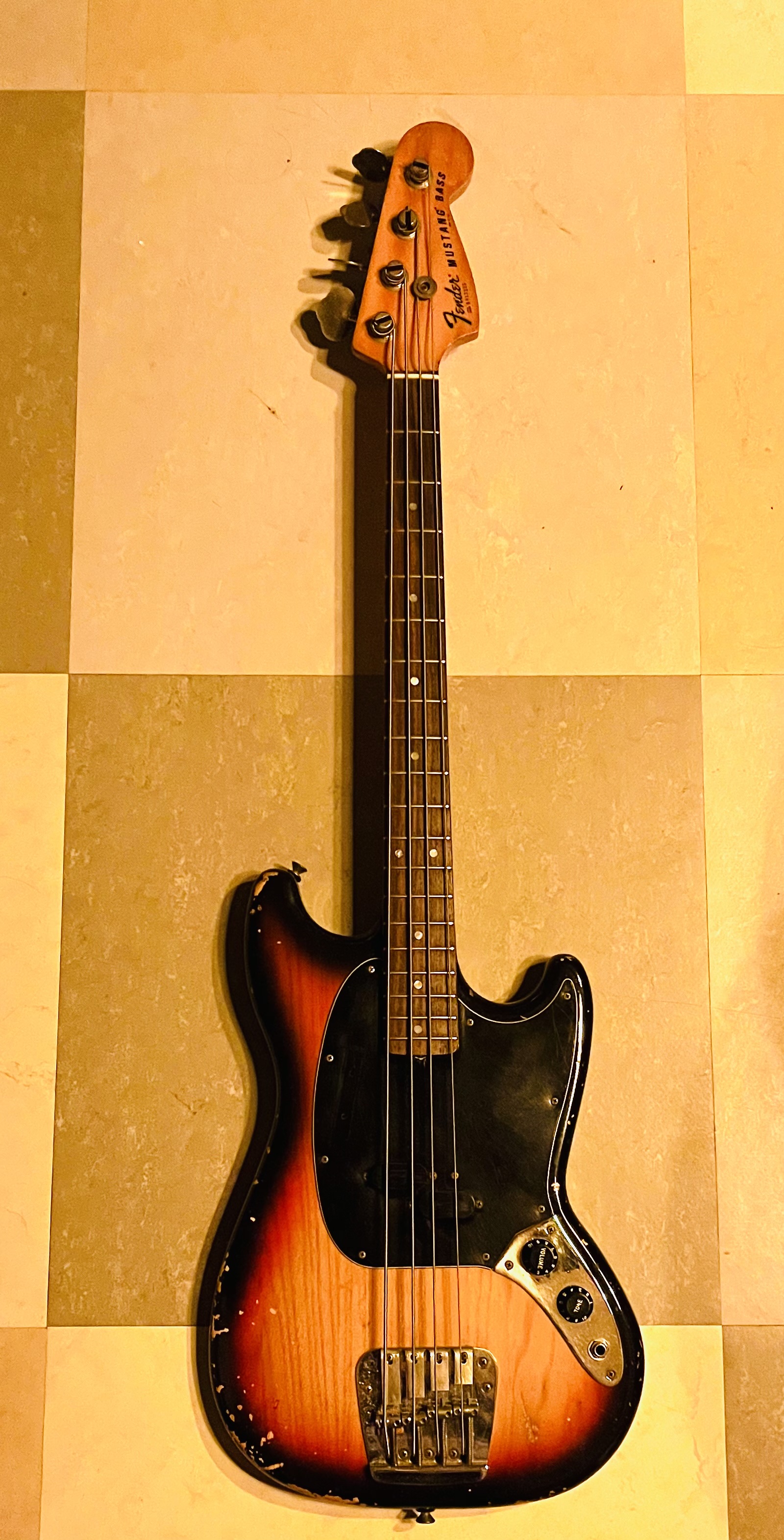 Fender mustang bass Sunburst 78