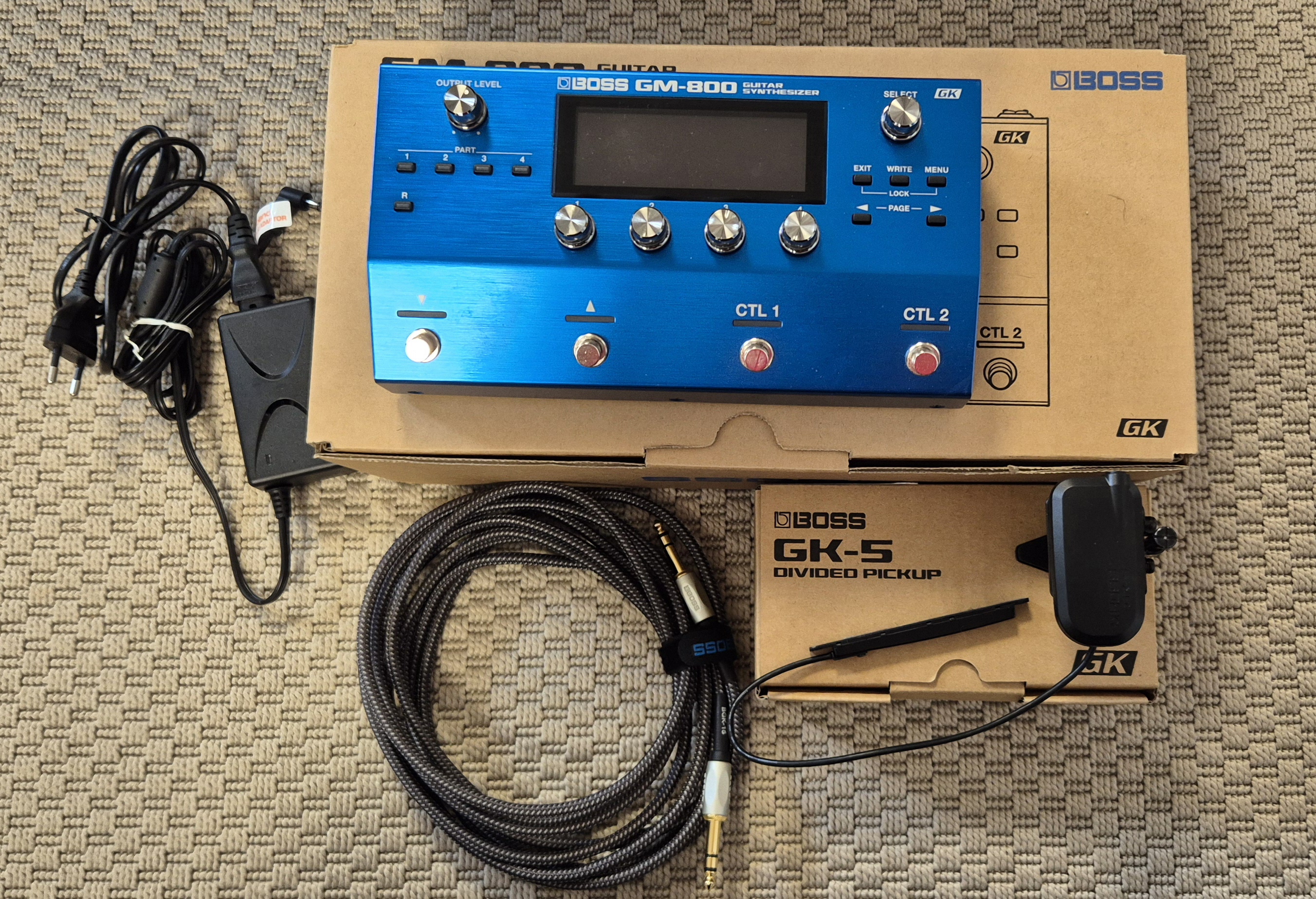 Vends Synthétiseur guitare GM800 version Bundle 