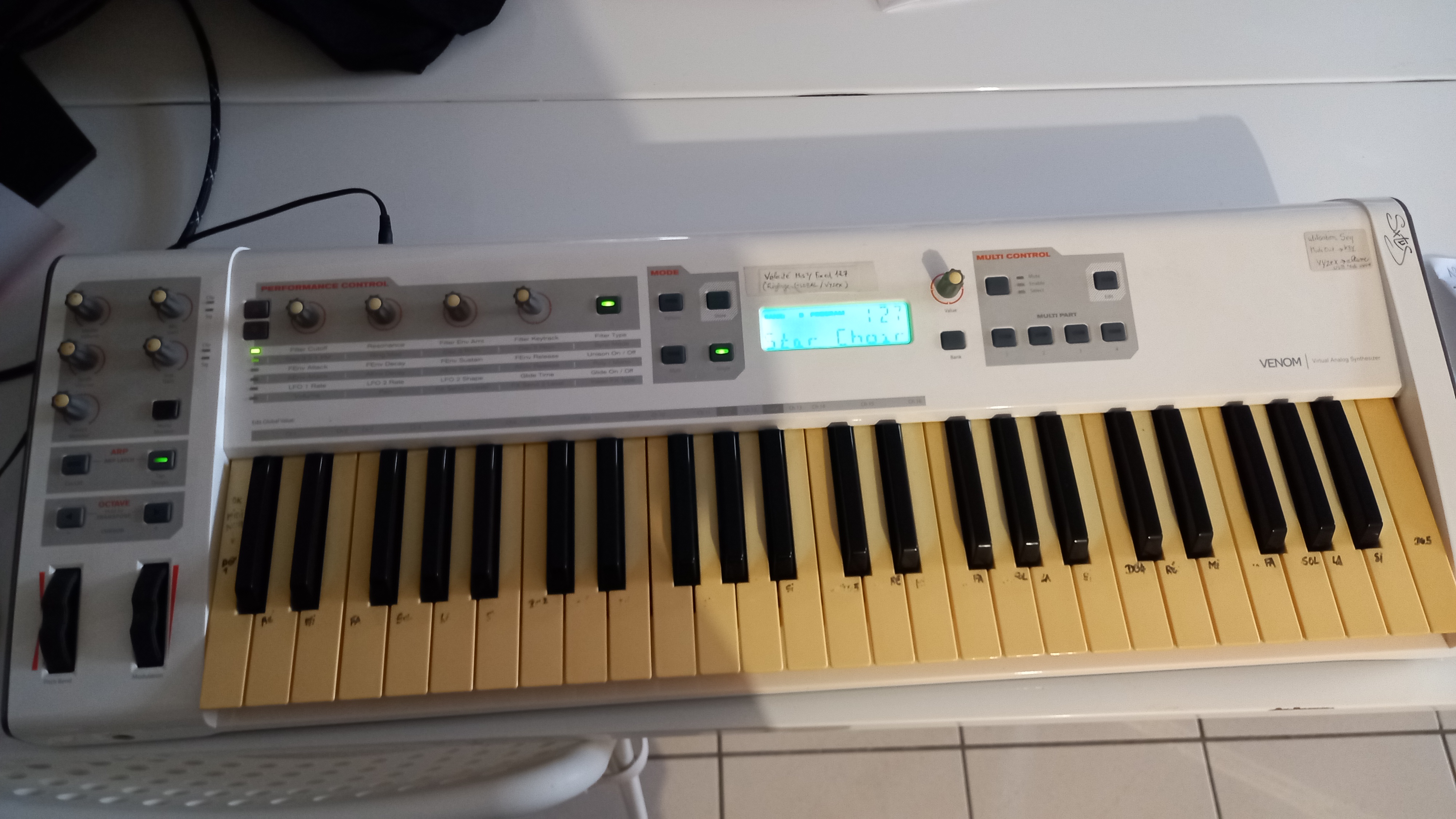 M Audio Venom avec quelques banques payantes