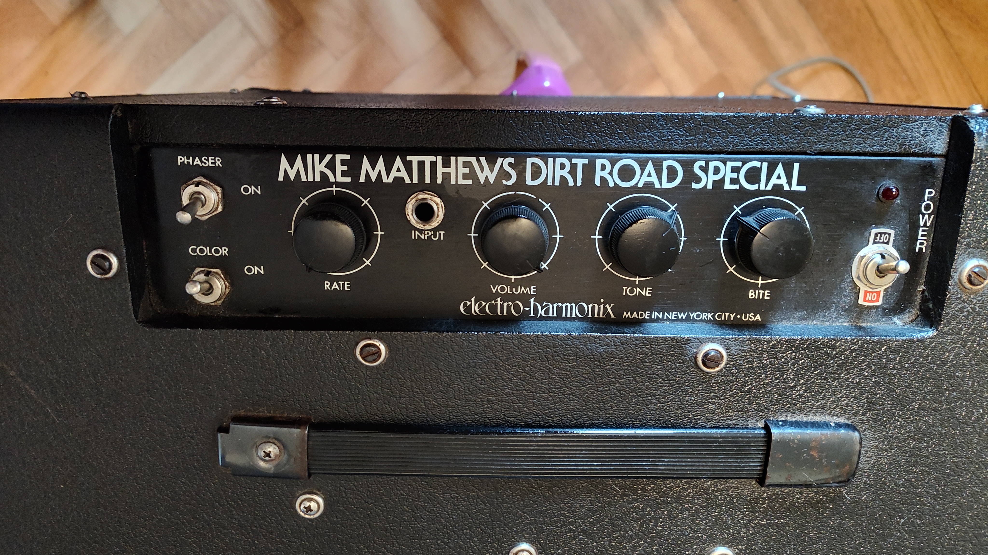 Electro-Harmonix Mike Matthews Dirt Road Special (57230)