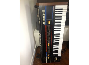Roland synthesizer Roland Juno-6